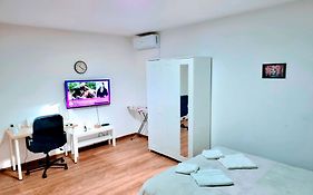 Shopping City Tm - Modern Apartment With Balcony